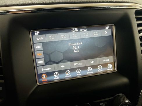 Used 2021 Jeep Grand Cherokee Laredo image 14