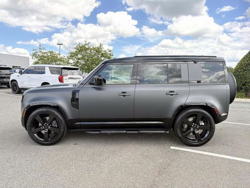 New 2026 Land Rover Defender 110 X-Dynamic SE AWD/4WD image 2