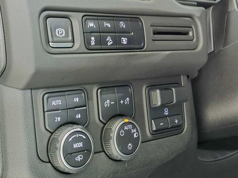 Used 2023 Chevrolet Tahoe Z71 w/ Z71 Off-Road Package image 25