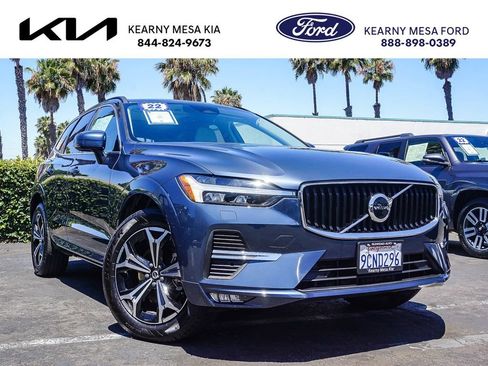 Used 2022 Volvo XC60 B5 Momentum w/ Climate Package FWD image 1