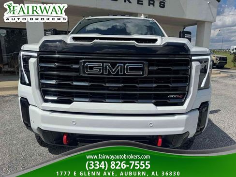 Used 2024 GMC Sierra 2500 AT4 w/ AT4 Premium Plus Package AWD/4WD image 3