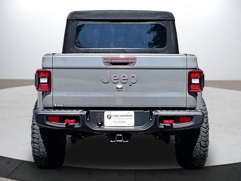 Used 2021 Jeep Gladiator Rubicon AWD/4WD image 8