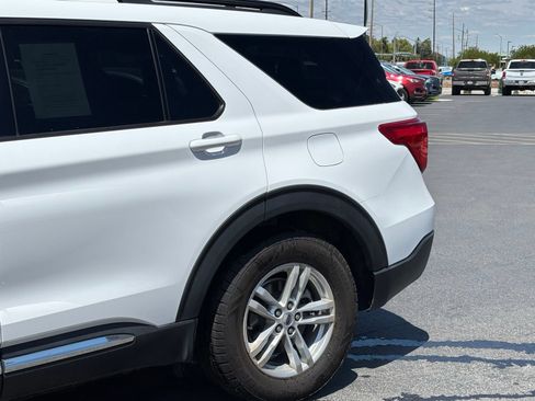 Used 2022 Ford Explorer XLT w/ Equipment Group 202A RWD image 7