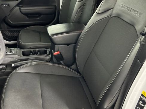 Used 2023 Jeep Wrangler Sport S image 12