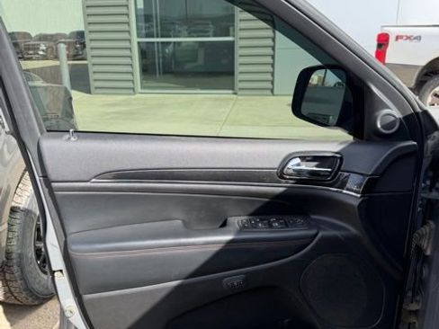 Used 2021 Jeep Grand Cherokee Trailhawk w/ Trailhawk Luxury Group image 6