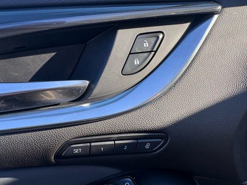 Used 2024 Buick Enclave Premium image 10