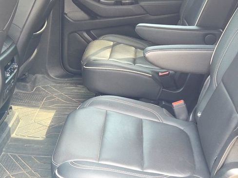 Used 2023 Chevrolet Traverse Premier w/ Redline Edition image 15