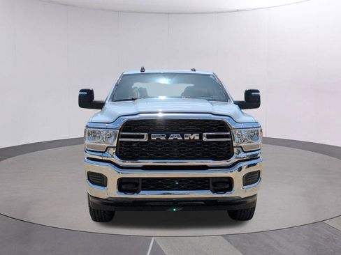 Used 2024 RAM 2500 Tradesman w/ Chrome Appearance Group AWD/4WD image 9