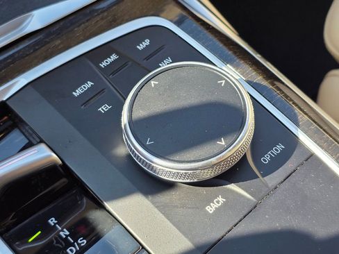 Used 2023 BMW 330i Sedan w/ Premium Package image 34