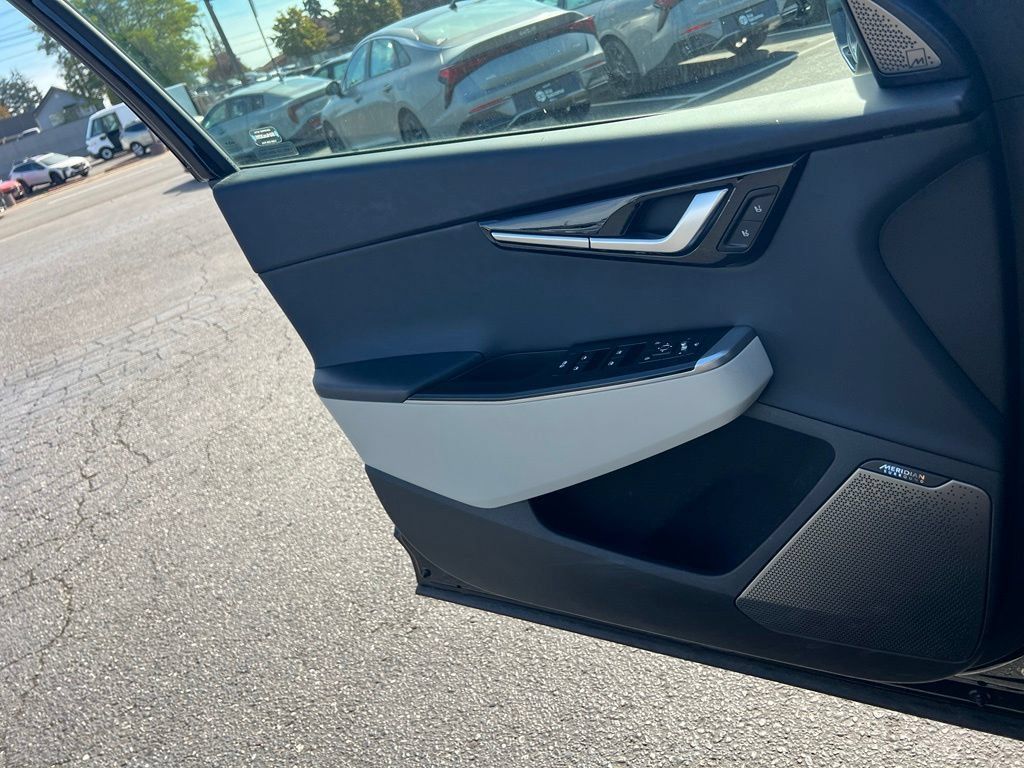 Certified 2024 Kia EV6 GT-Line AWD/4WD image 18