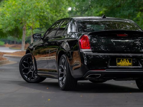 Used 2019 Chrysler 300 S w/ 300S Premium Group 2 RWD image 29