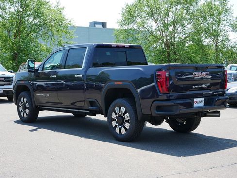 New 2026 GMC Sierra 3500 Denali w/ Denali Reserve Package AWD/4WD image 3