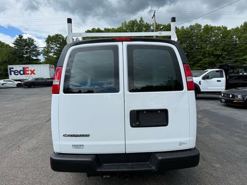 Used 2020 Chevrolet Express 2500 Extended w/ Enhanced Convenience Package RWD image 10