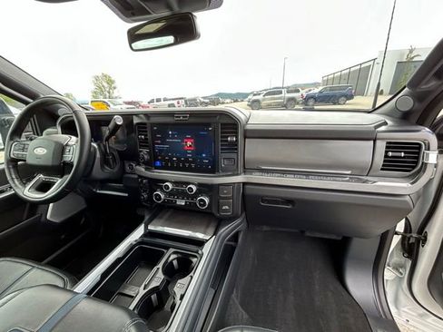 Used 2025 Ford F450 Platinum AWD/4WD image 38