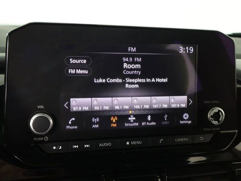 Used 2023 Nissan Pathfinder SV image 45