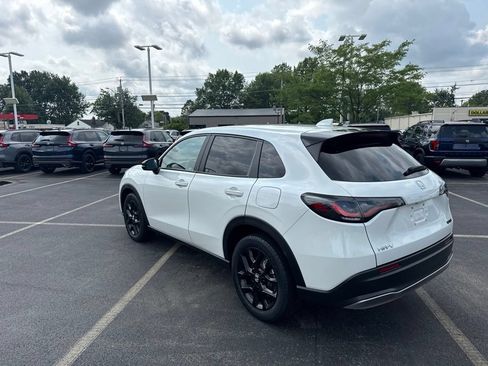 Certified 2024 Honda HR-V Sport image 7