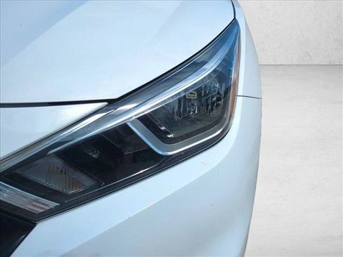 Used 2021 Nissan Versa S FWD image 9