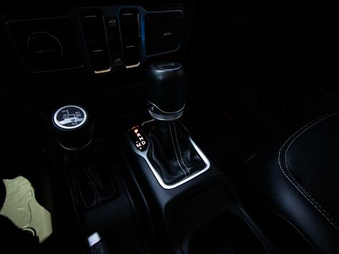 Used 2023 Jeep Wrangler Sahara image 26