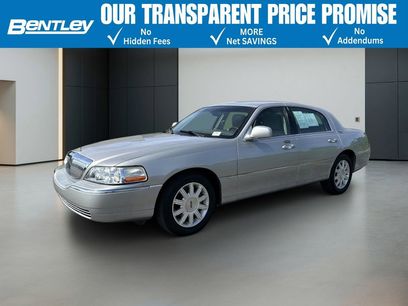 Used 2011 Lincoln Town Car Signature Limited