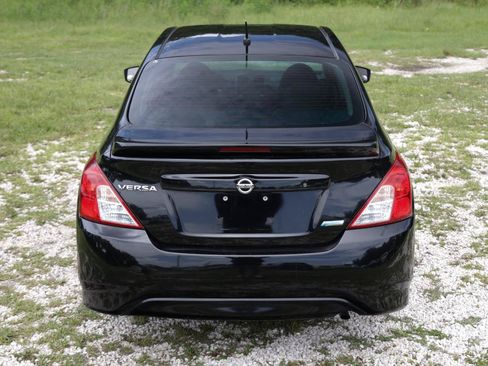 Used 2016 Nissan Versa S Plus FWD image 9