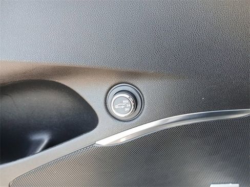 Used 2024 Buick Enclave Premium image 19