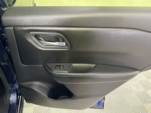 Used 2024 Nissan Rogue SV AWD/4WD image 27