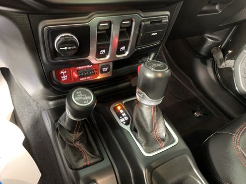 Used 2020 Jeep Wrangler Rubicon AWD/4WD image 24