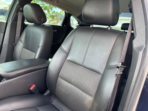 Used 2015 Chevrolet Impala LT FWD image 25