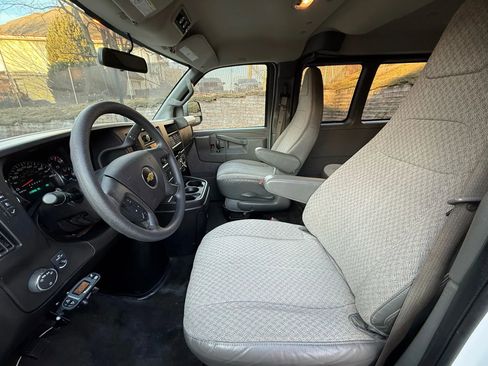 Used 2018 Chevrolet Express 3500 LT w/ LT Preferred Equipment Group image 14