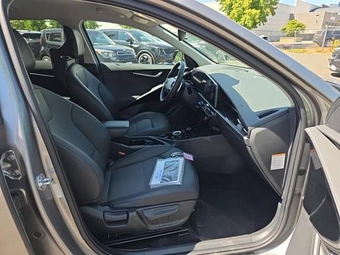 Certified 2023 Kia Niro Wind FWD image 12