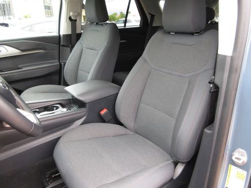 Used 2026 Ford Explorer Active RWD image 12