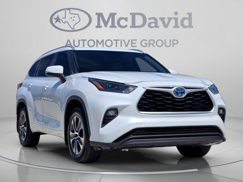 Used 2022 Toyota Highlander XLE FWD image 7
