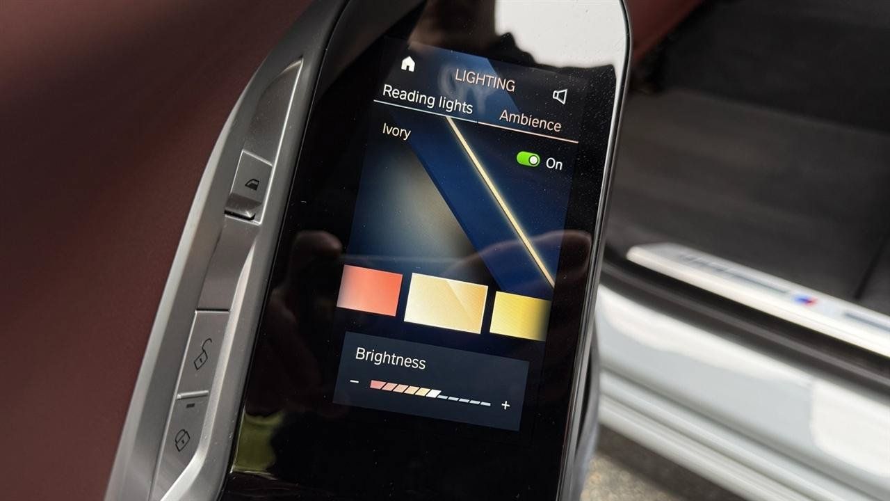 Used 2023 BMW i7 xDrive60 AWD/4WD image 43
