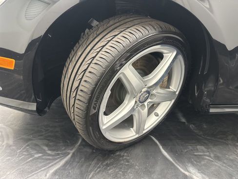 Used 2012 Mercedes-Benz CLS 550 4MATIC image 30