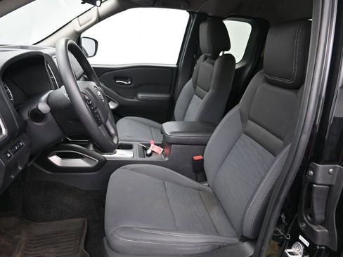 Used 2022 Nissan Frontier SV w/ Technology Package image 12