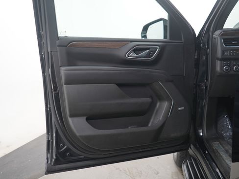 Used 2021 Chevrolet Suburban High Country AWD/4WD image 18