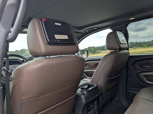 Used 2023 Nissan Titan Platinum Reserve w/ Moonroof Package RWD image 20