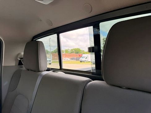 Used 2015 Nissan Frontier Desert Runner RWD image 17