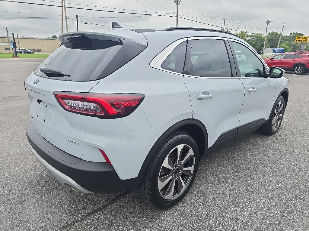 Used 2025 Ford Escape Platinum AWD/4WD image 6