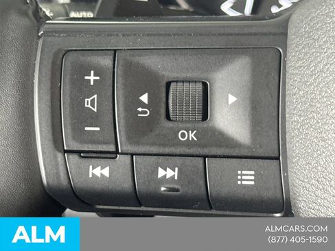 Used 2025 Nissan Rogue SV FWD image 28