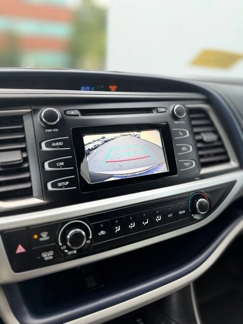 Used 2018 Toyota Highlander LE AWD/4WD image 10