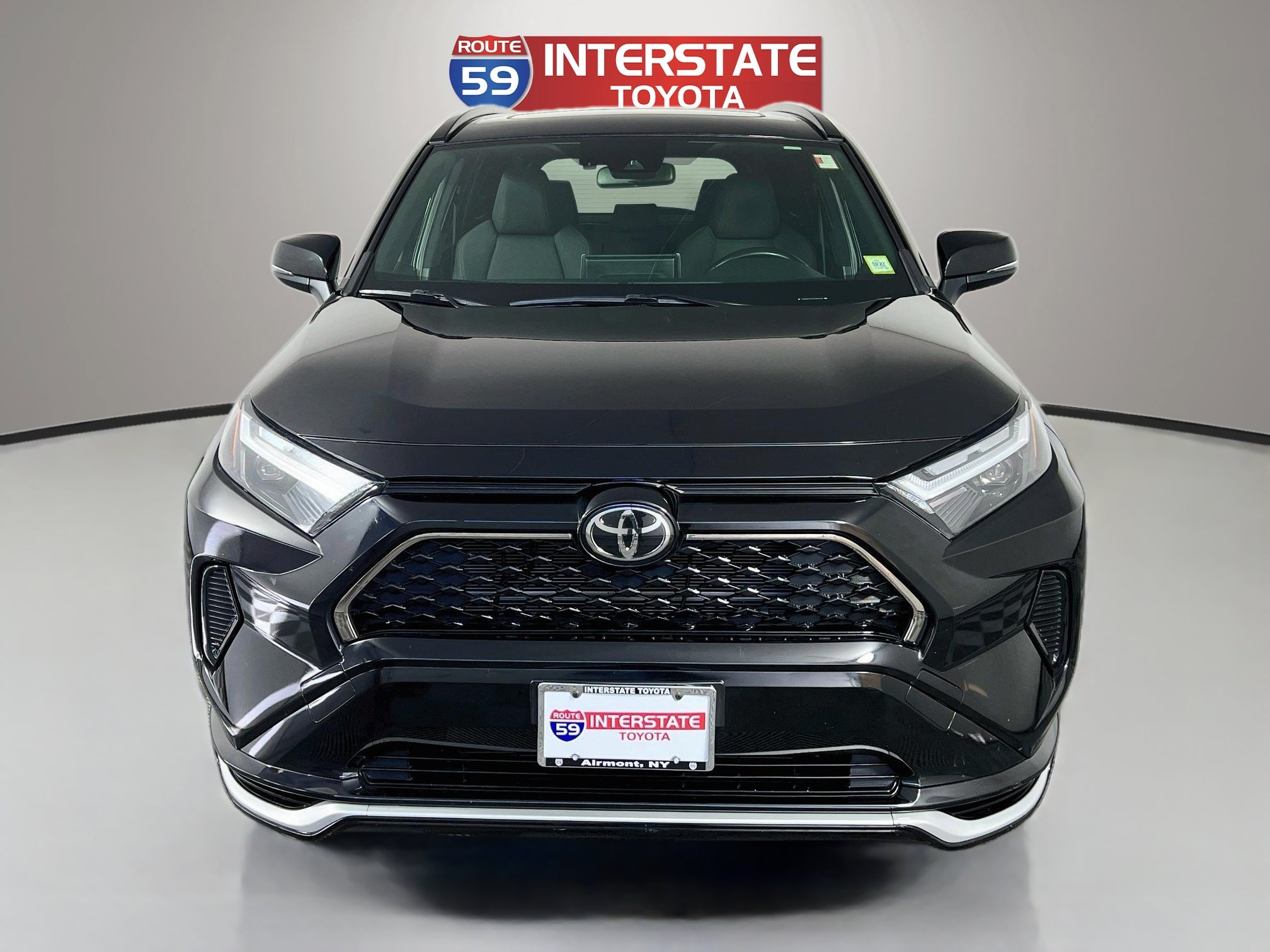 Used 2025 Toyota RAV4 SE w/ Weather & Moonroof Package AWD/4WD image 2