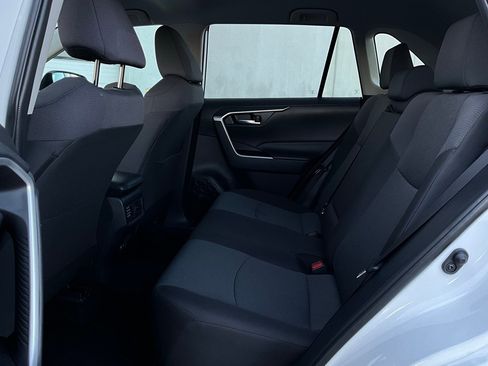 Used 2025 Toyota RAV4 XLE image 12