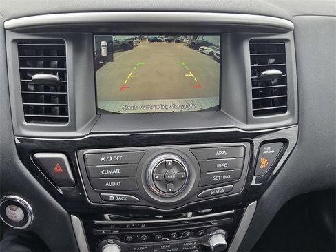 Used 2020 Nissan Pathfinder SV image 23