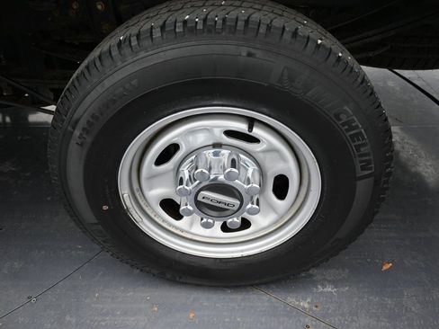 Used 2022 Ford F250 XL w/ Power Equipment Group image 25