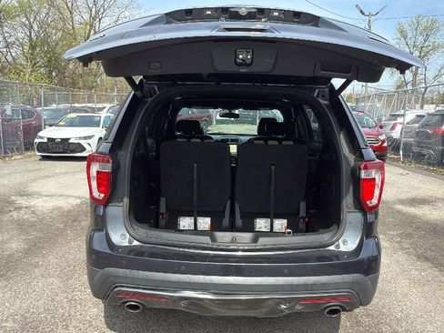 Used 2017 Ford Explorer XLT w/ Equipment Group 202A image 27