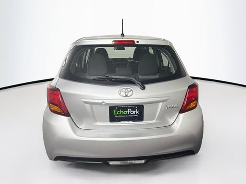 Used 2017 Toyota Yaris L w/ Carpet Mat Package FWD image 7