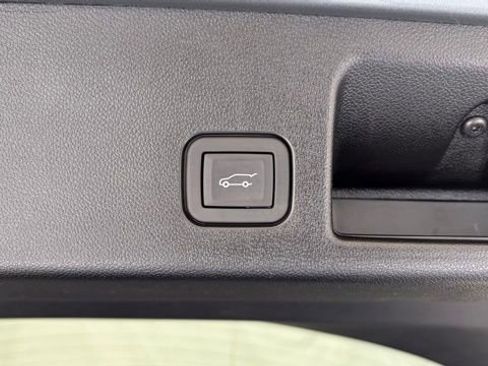 Used 2024 Chevrolet Equinox EV LT FWD image 5