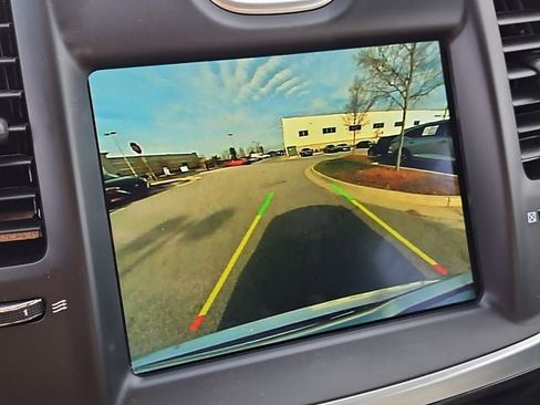 Used 2019 Chrysler 300 Touring w/ Chrome Appearance Package image 24