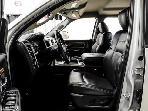 Used 2015 RAM 1500 Laramie w/ Convenience Group AWD/4WD image 19